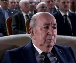 كان قريب يبكي.. ملامح الإحباط تخيم على تبون أثناء احتفالات الجزائر بعيدها الوطني